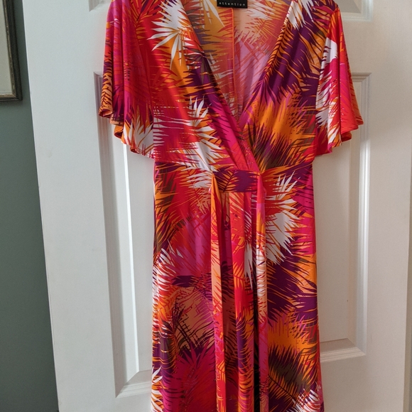 attention Dresses & Skirts - Floral design dress